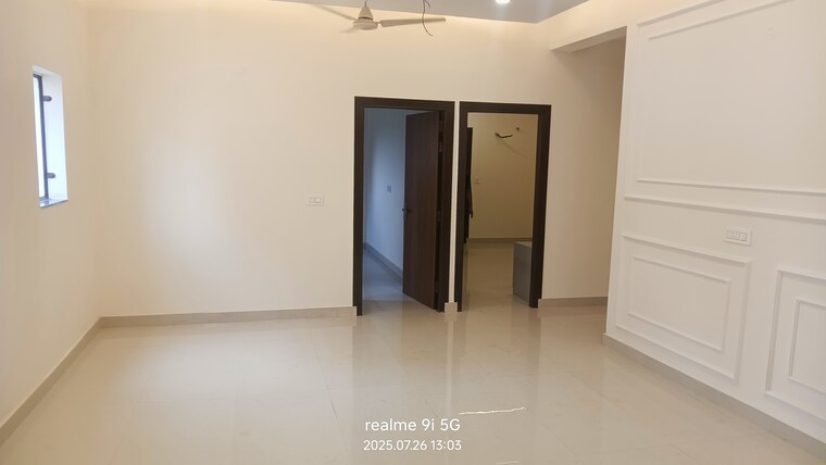 Room, ambala highway 3 Bedroom 150 Sq.Yd. Apartment In Ambala Highway Zirakpur 9014907