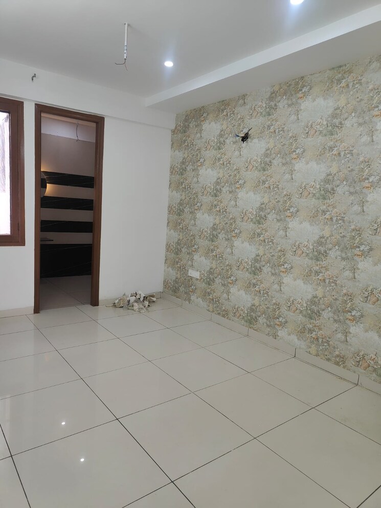 Room, dhakoli 3 Bedroom 126 Sq.Yd. Apartment In Dhakoli Zirakpur 9014927