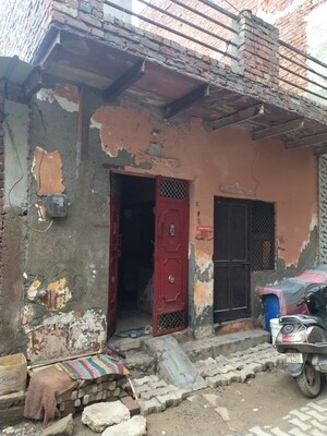 Furnished Amenities in 3.5 BHK Independent House at Sector 23 – for Sale