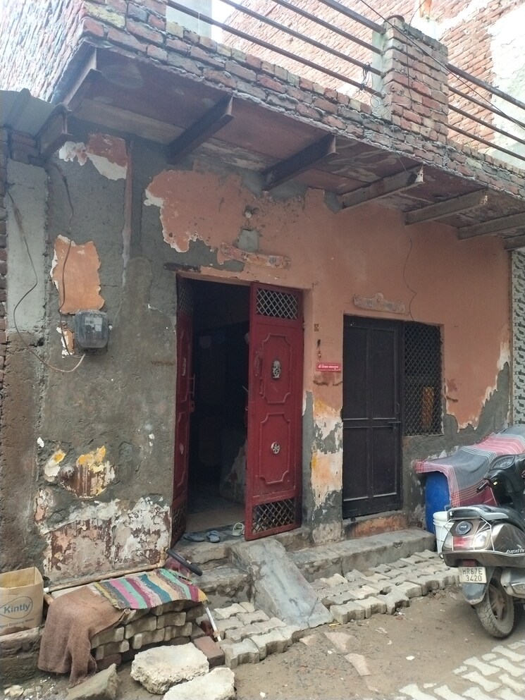 undefined, sector 23 3.5 Bedroom 100 Sq.Yd. Independent House In Sector 23 Faridabad 9014922