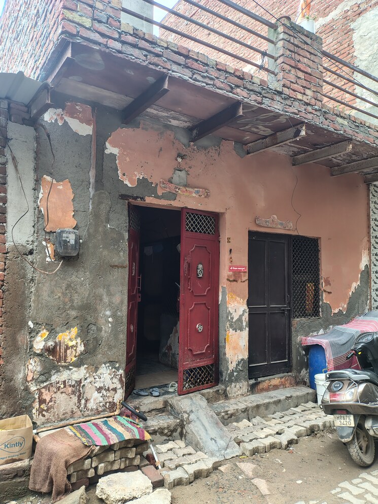 undefined, sector 23 3.5 Bedroom 100 Sq.Yd. Independent House In Sector 23 Faridabad 9014922