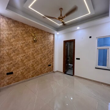 Room in 3 BHK Builder Floor at Aditya Park Town, Mahurali – for Sale