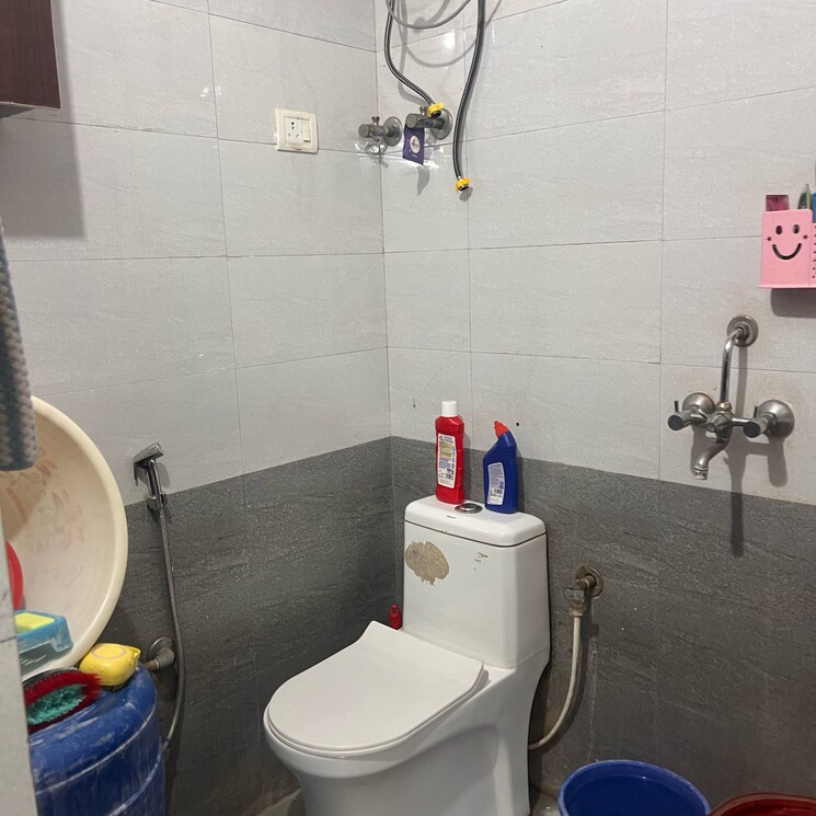 Bathroom, avantika-apartments-shastri-nagar 2 Bedroom 818 Sq.Ft. Apartment In Avantika Colony Ghaziabad 9014949