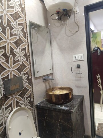 Furnished Amenities in 3 BHK Builder Floor at New Rajinder Nagar – for Rent