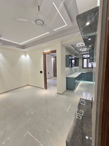 Room in 4 BHK Builder Floor at Vasundhara Sector 1 – for Sale