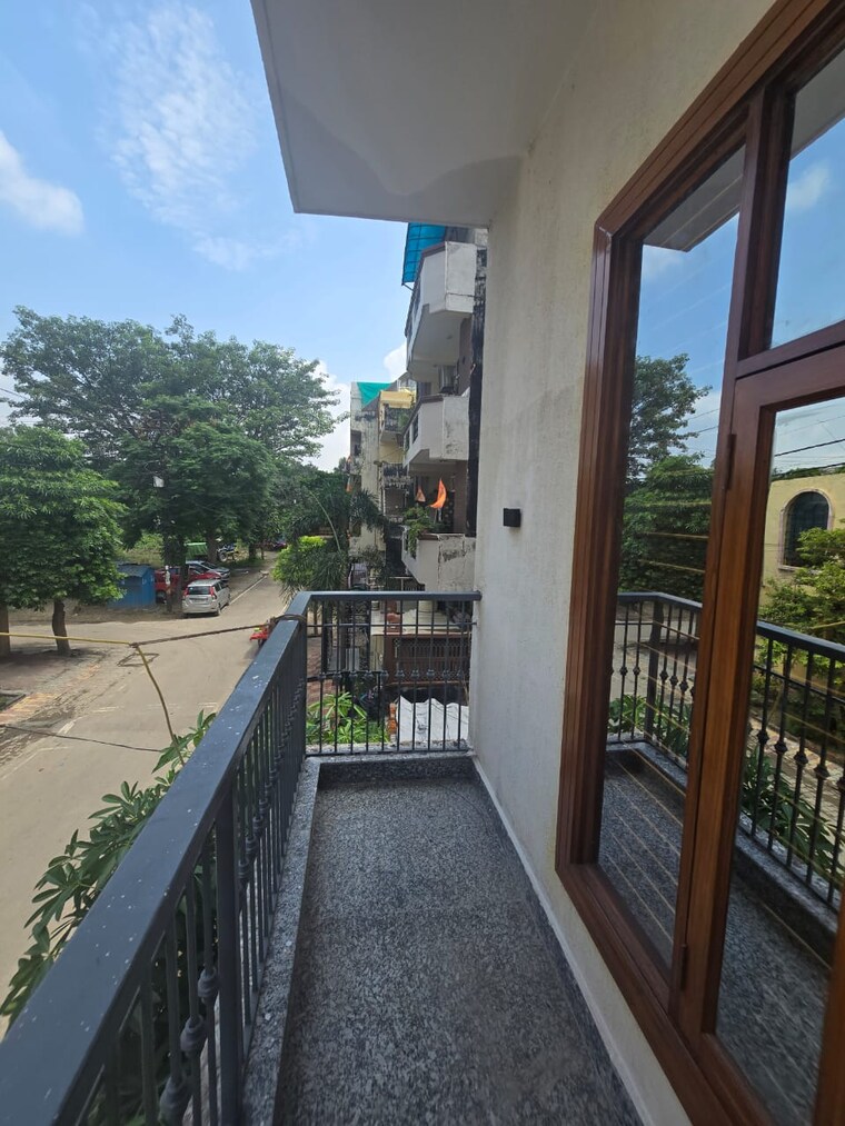 Balcony, vasundhara sector 1 4 Bedroom 180 Sq.Mt. Builder Floor In Vasundhara Sector 1 Ghaziabad 9014971