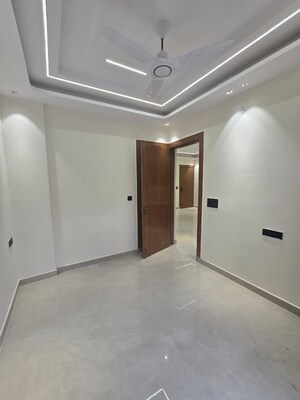 Room in 4 BHK Builder Floor at Vasundhara Sector 5 – for Sale