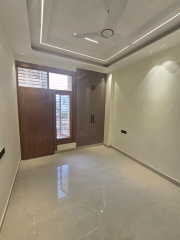 Room in 4 BHK Builder Floor at Vasundhara Sector 5 – for Sale