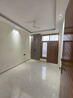 Room in 4 BHK Builder Floor at Vasundhara Sector 5 – for Sale