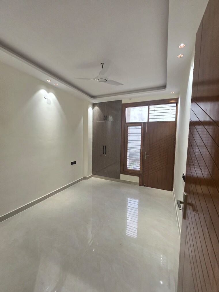 Room, vasundhara sector 5 4 Bedroom 288 Sq.Mt. Builder Floor In Vasundhara Sector 5 Ghaziabad 9014979