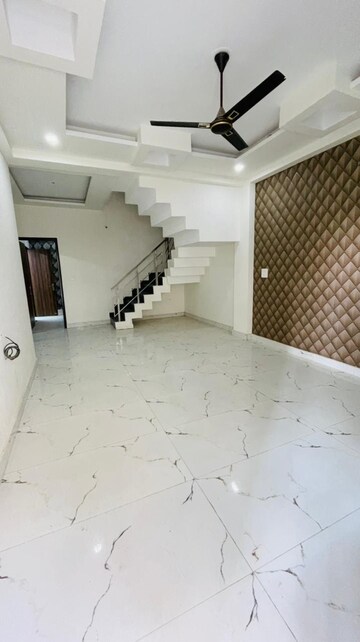 Kitchen in 3 BHK Villa at Sindhuja Greens, Sector 10 Greater Noida – for Rent