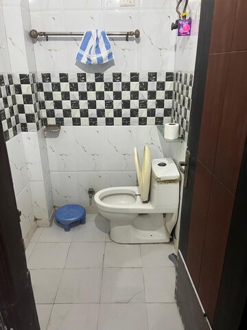 Bathroom in 2.5 BHK Builder Floor at Vasundhara Sector 1 – for Sale