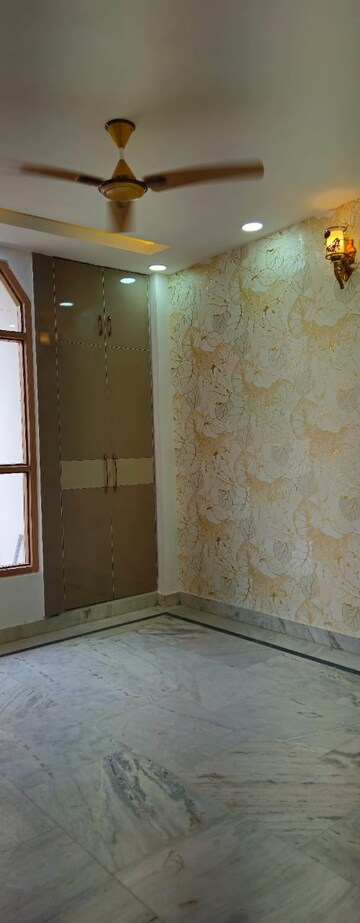 Room in 2 BHK Builder Floor at Paradise Homes Shahberi, Shahberi – for Sale