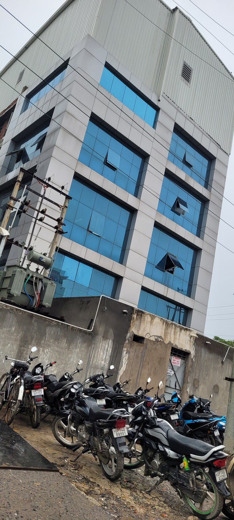 Team Area, sector 80 Commercial Warehouse 1000 Sq.Yd. In Sector 80 Noida 9015010