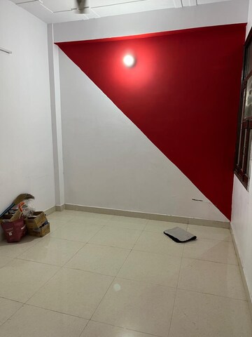Room in 2 BHK Apartment at Raj Compound Colony, Gt Road – for Rent