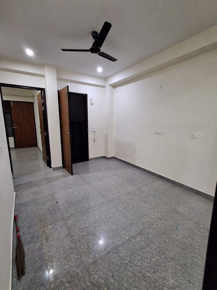 Room, harit-vihar-rwa 2.5 Bedroom 550 Sq.Ft. Builder Floor In Burari Delhi 9015040