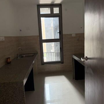Room in 3 BHK Apartment at Sunteck City Avenue 4, Somani Gram – for Rent