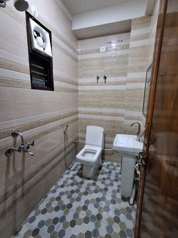 Bathroom in 2.5 BHK Builder Floor at Harit Vihar RWA, Burari – for Sale