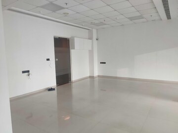Room in  Office Space at Lodha Supremus Worli, Worli – for Rent