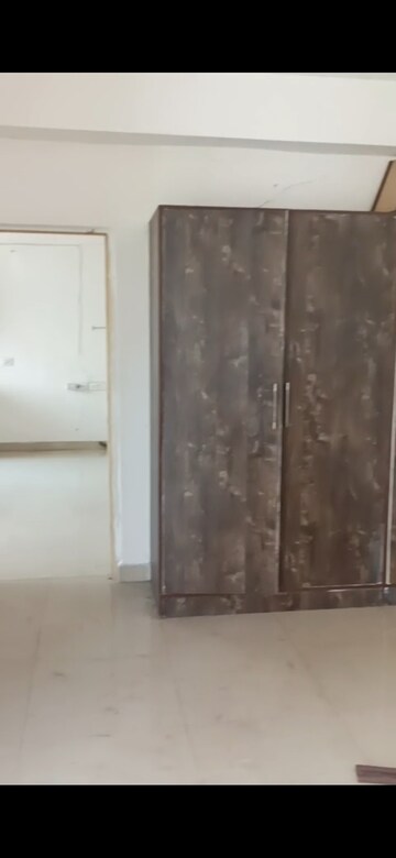Room in 2 BHK Apartment at Lotus Homz, Sector 111 – for Rent
