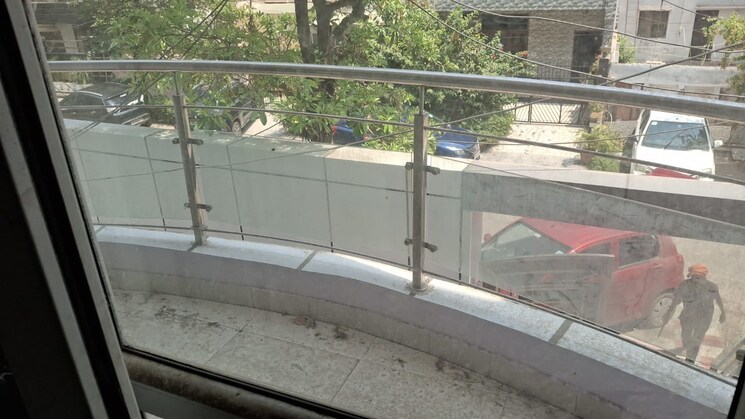 Balcony, sector 56 6 Bedroom 162 Sq.Mt. Independent House In Sector 56 Noida 9015073