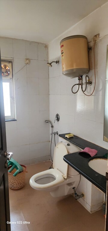 Master Bedroom in 3 BHK Builder Floor at S S Southend, Sector 49 – for Rent