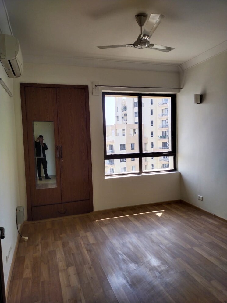 Room, s-s-southend 3 Bedroom 1800 Sq.Ft. Builder Floor In Sector 49 Gurgaon 9015077