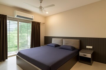 Bedroom in 2 BHK Apartment at Silverlite 56 West, Vile Parle West – for Rent