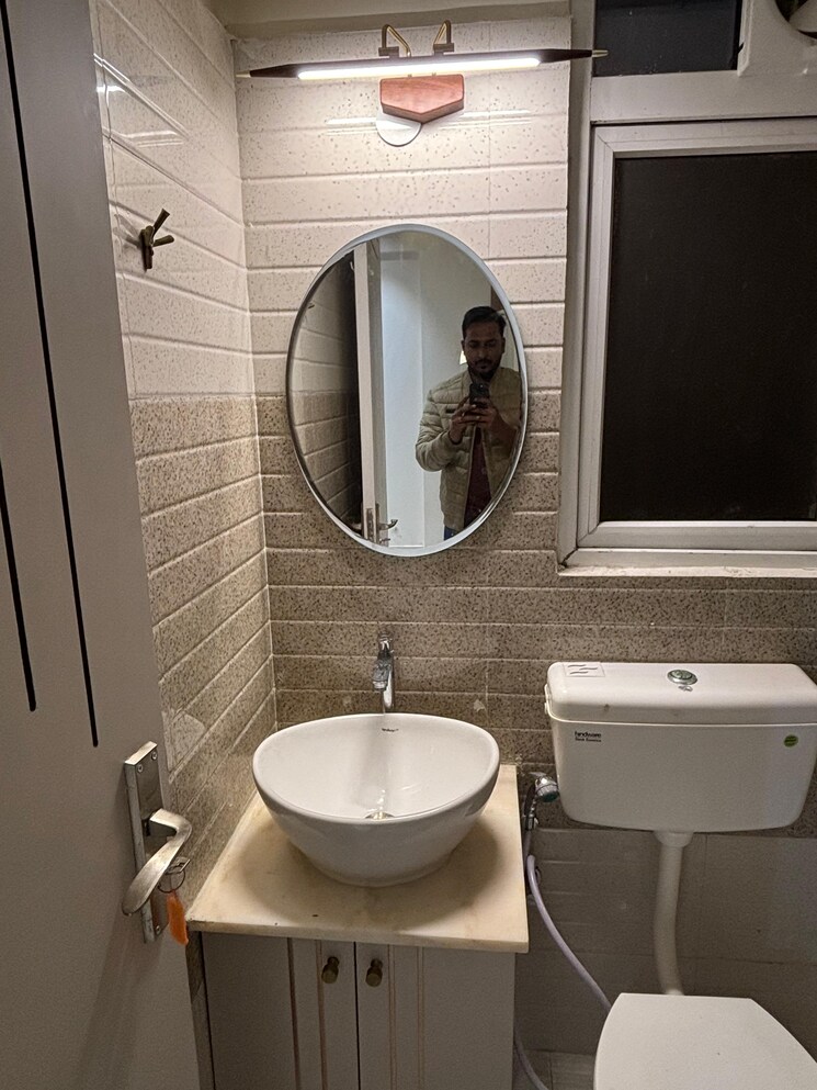 Bathroom, signature-orchard-avenue-2 2 Bedroom 680 Sq.Ft. Apartment In Sector 93 Gurgaon 9015090