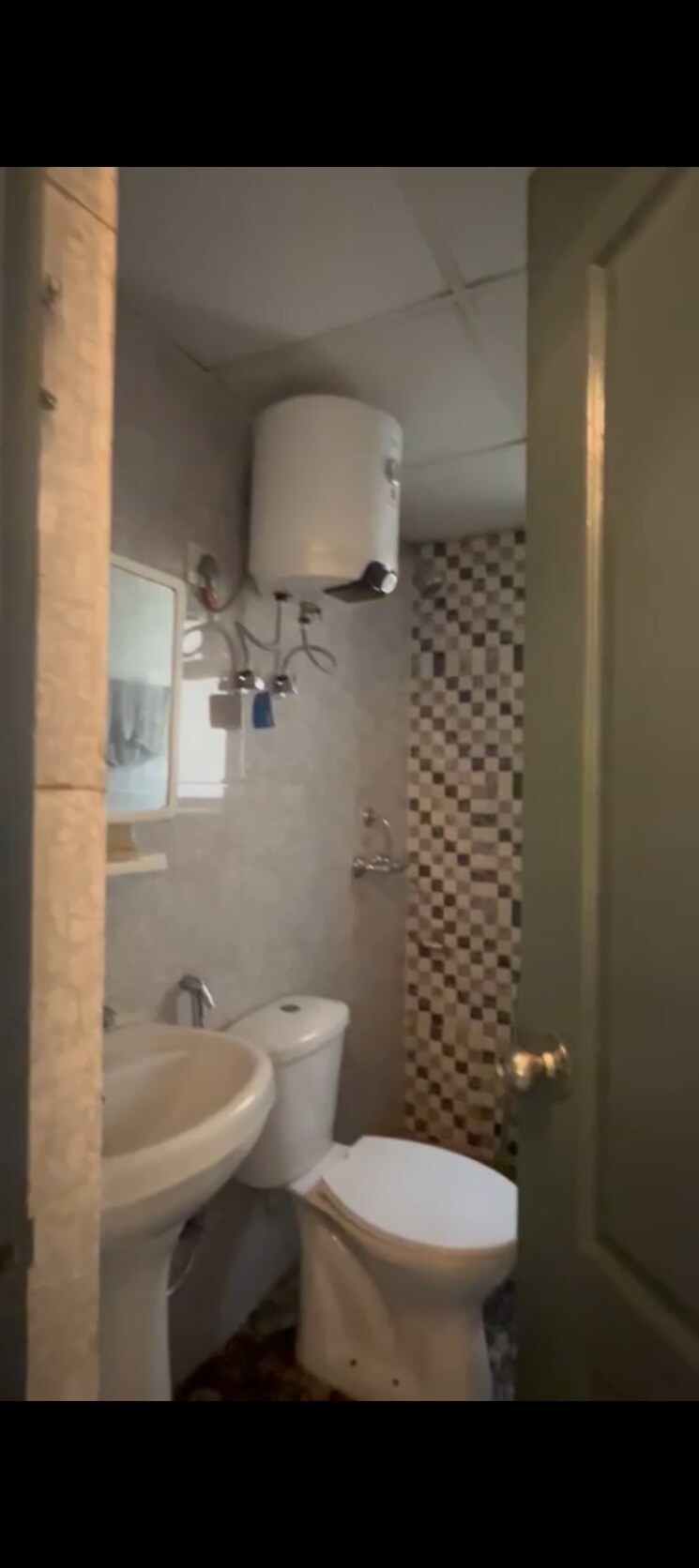 Bathroom, aditya-city-apartments 2.5 Bedroom 1125 Sq.Ft. Apartment In Shahpur Bamheta Ghaziabad 9015099