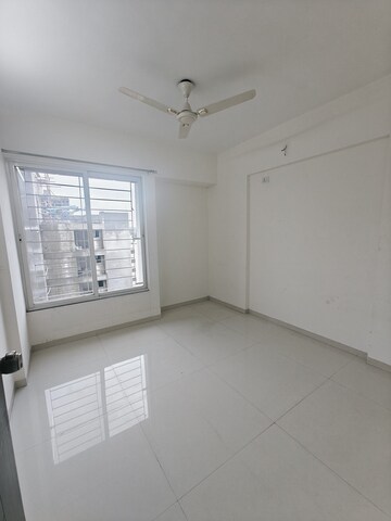 Room in 2 BHK Apartment at Blue 27th Avenue, Bavdhan – for Rent