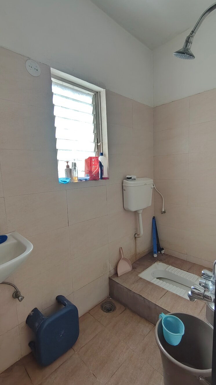 Bathroom, dd-pravin-residency 2 Bedroom 1000 Sq.Ft. Apartment In Bavdhan Pune 9015146