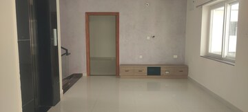 Room in 3 BHK Villa at Shanta Sriram Brook woods, Kismatpur – for Rent