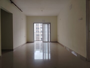 Room in 3 BHK Apartment at Indiabulls Greens, New Panvel – for Rent
