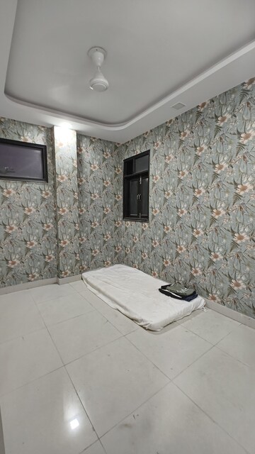 Master Bedroom in 3 BHK Builder Floor at Govindpuri – for Rent