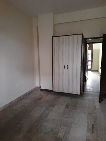 Room in 2 BHK Builder Floor at Ansal Plaza Sector-23, Sector 23 – for Rent