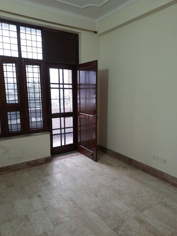 Room in 2 BHK Builder Floor at Ansal Plaza Sector-23, Sector 23 – for Rent