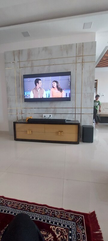 Furnished Amenities in 3 BHK Apartment at Kumar Picasso, Hadapsar – for Rent