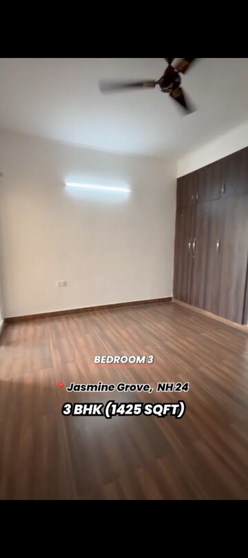 Room in 3 BHK Apartment at Savfab Jasmine Grove, Delhi Meerut Expressway – for Rent