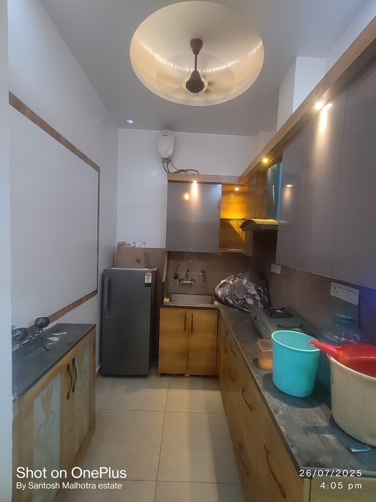 Kitchen, dwarka mor 1 Bedroom 40 Sq.Yd. Builder Floor In Dwarka Mor Delhi 9015239