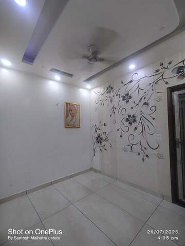Bedroom in 1 BHK Builder Floor at Dwarka Mor – for Rent
