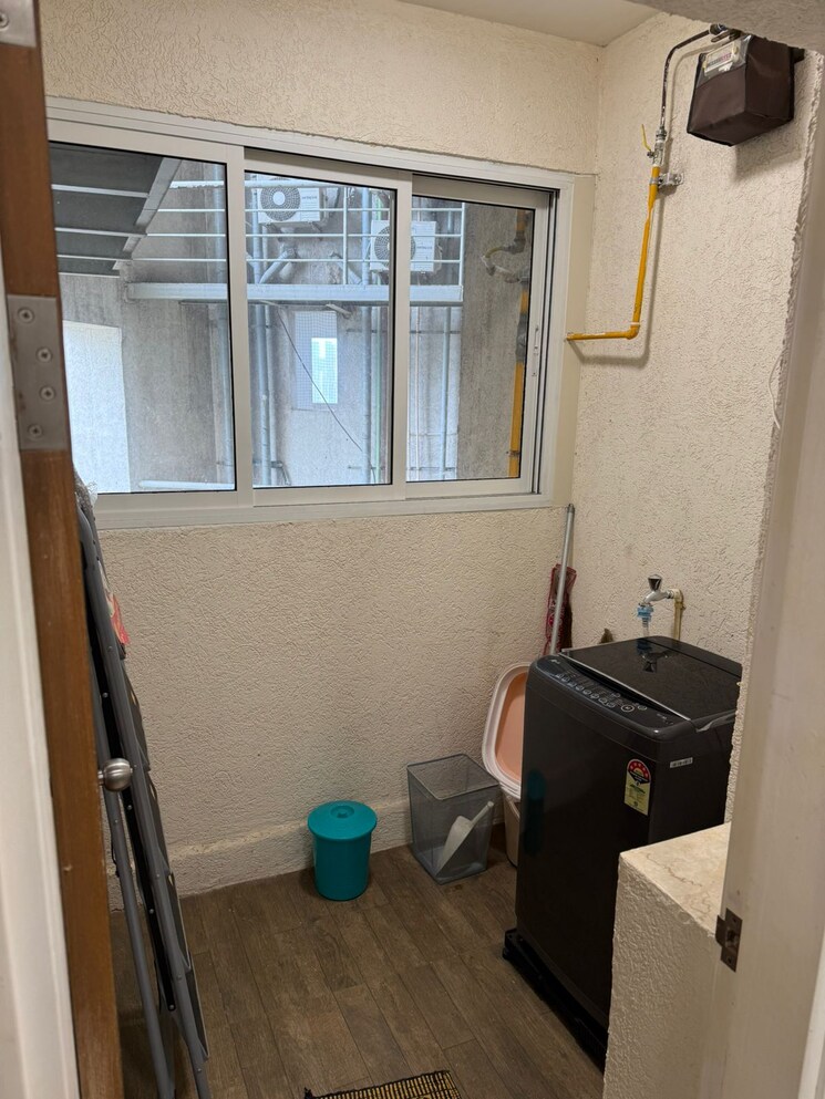 Team Area, lnt-realty-crescent-bay 2 Bedroom 875 Sq.Ft. Apartment In Parel Mumbai 9015253