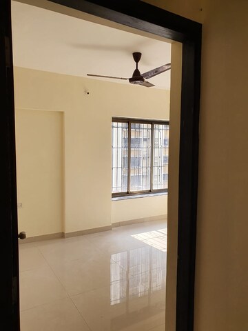 Room in 2 BHK Apartment at Runwal Garden City, Balkum Pada – for Sale