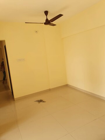 Room in 2 BHK Apartment at Runwal Garden City, Balkum Pada – for Sale