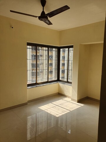 Room in 2 BHK Apartment at Runwal Garden City, Balkum Pada – for Sale