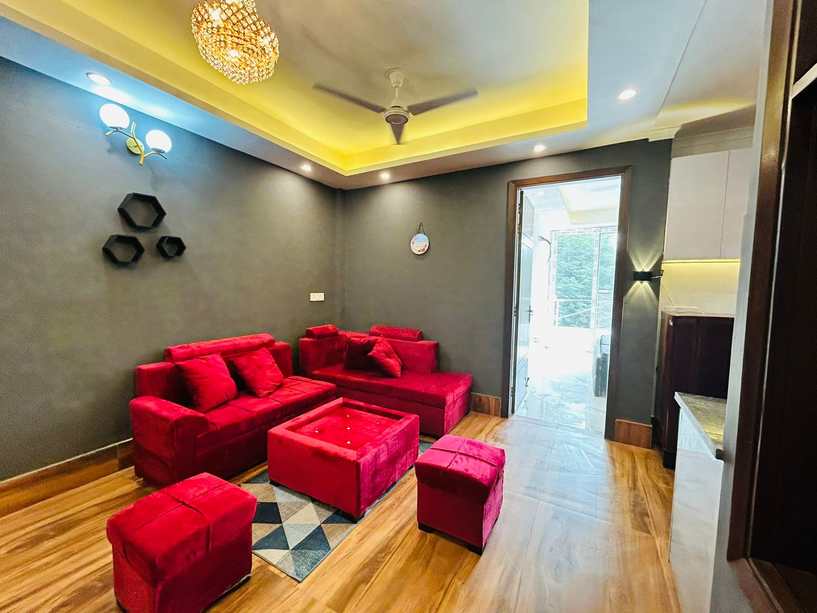 2 BHK Apartment For Rent in Saket 