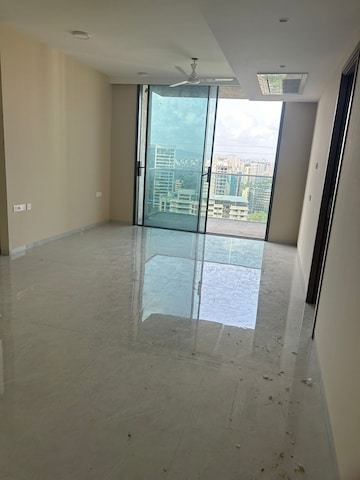Room in 3 BHK Apartment at One Meraki, Chembur – for Rent