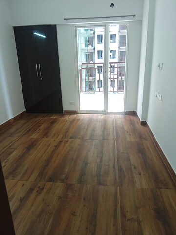 Room in 2 BHK Apartment at Ace Divino, Sector 1 Greater Noida – for Rent