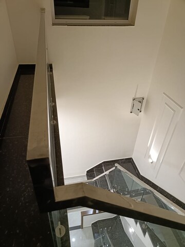 Furnished Amenities in 3 BHK Apartment at Jeevan Sona Apartment, Santacruz West – for Sale