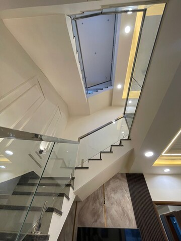 Staircase in 3 BHK Apartment at Jeevan Sona Apartment, Santacruz West – for Sale